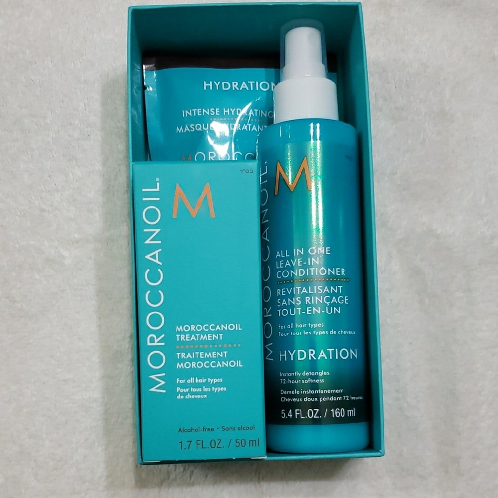 Moroccanoil Luminous Wonders Set - Blue and Gold. 3 Items Set - Picture 4 of 4